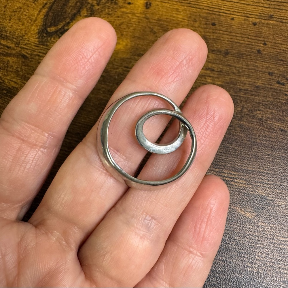 Silver Swirl Pendant - Minimalist Jewelry